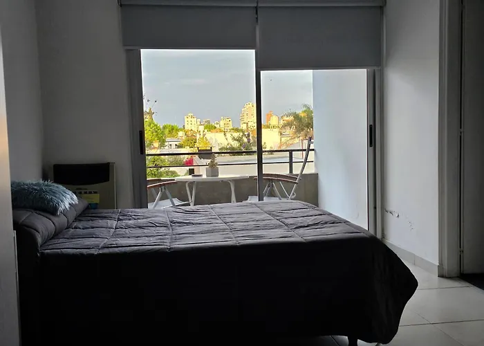 Monoambiente Con Cochera Cubierta A 300M Del Hospital Espanol Y 15 Cuadras Del Estadio Unico