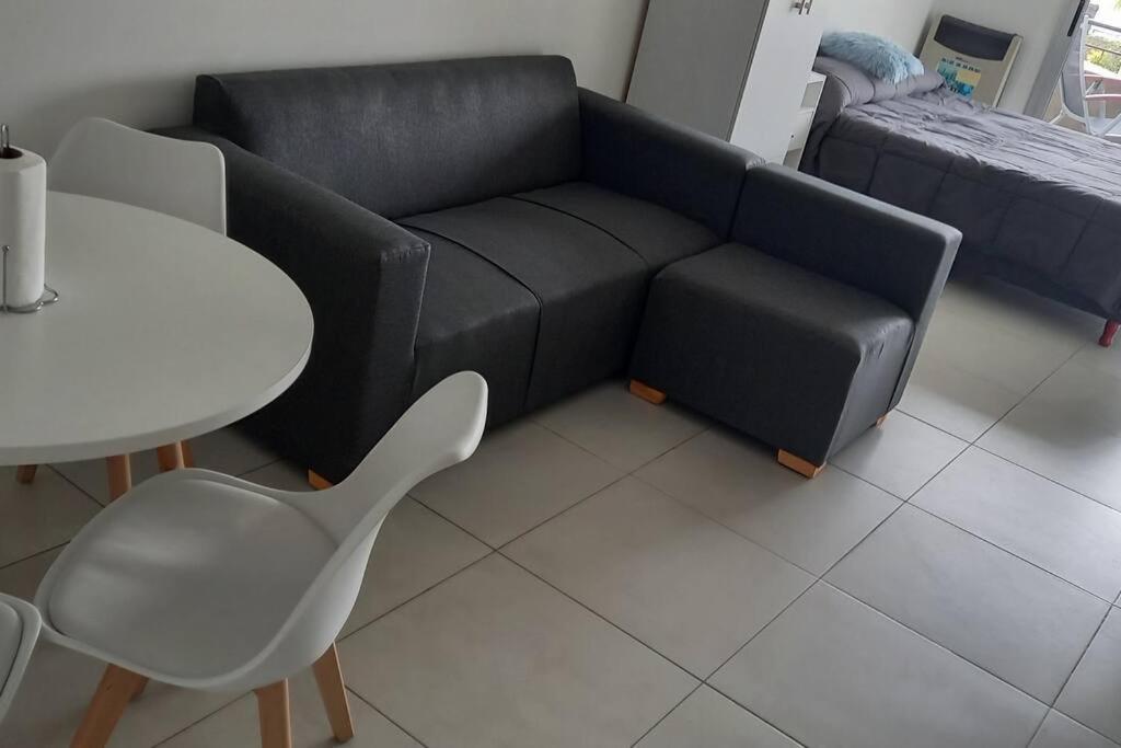 Apartment Monoambiente Con Cochera Cubierta A 300m Del Hospital Espanol Y 15 Cuadras Del Estadio Unico *